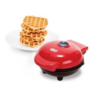Dash: Heart-Shaped Mini Waffle Maker - 4”
